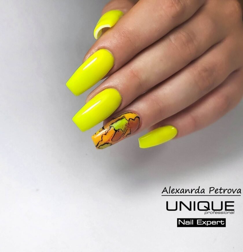 Alternative view of Ημιμόνιμο Βερνίκι UNIQUE - NEON YELLOW - NC009