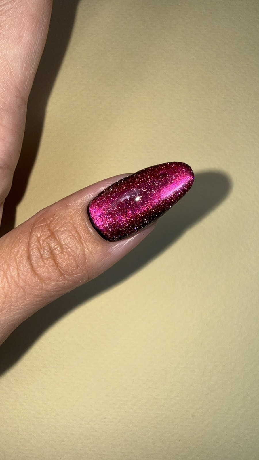 Ημιμόνιμο Βερνίκι UNIQUE – DUSTY CAT'S EYE FUCHSIA – DT012 - Image 2